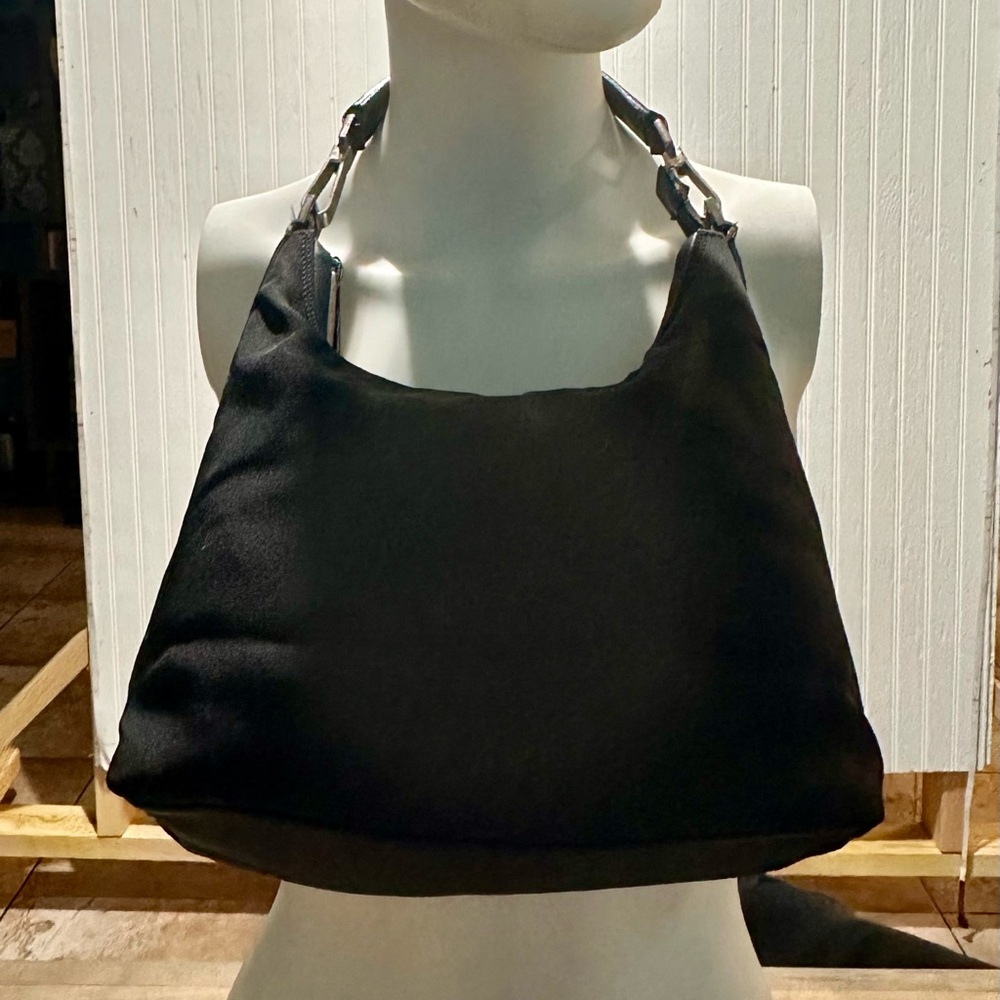 Gucci Vintage Black Nylon & Genuine Leather Hobo Shoulder Bag Purse - Picture 2 of 13